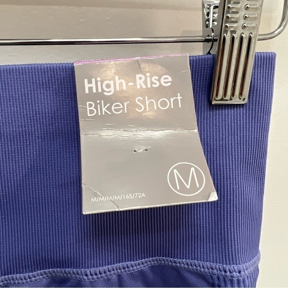 nwt hi rise biker short in lavender - Picture 10 of 11